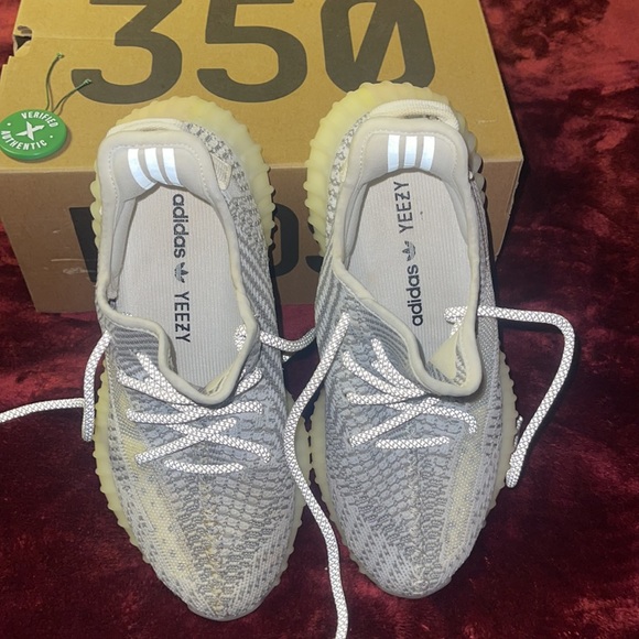 Yeezy boost 350 V2 - Picture 2 of 7
